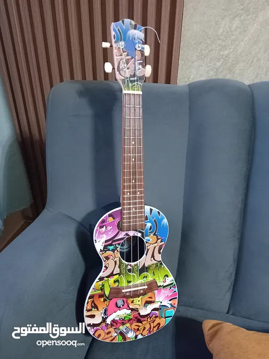 4 strings new body  custom body  ukulele(  آلة  (مش جيتار