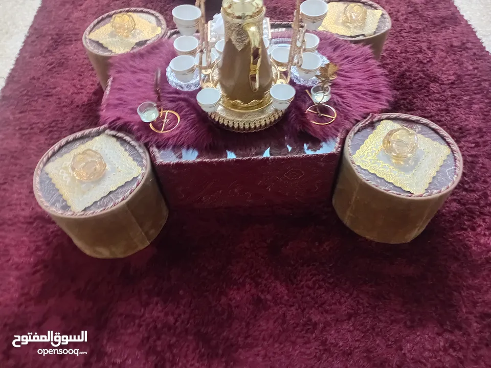 ديوانه للبيع بحال وكالة