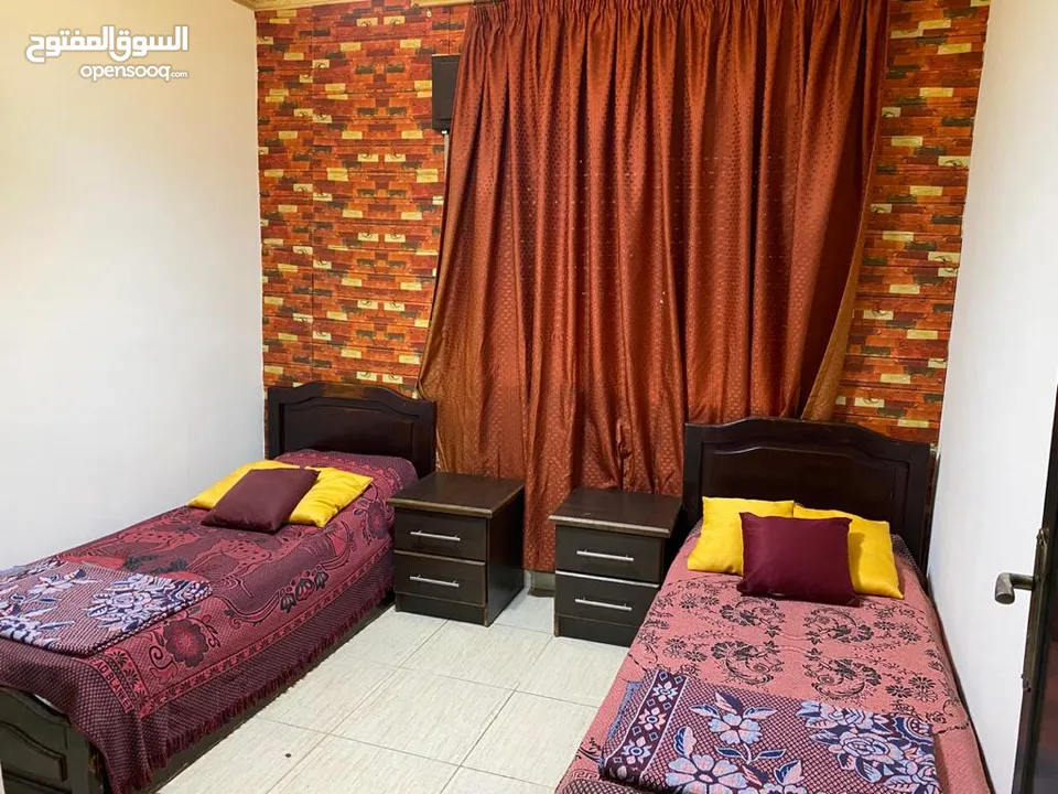 شقه مفروشه مجهزه بالكامل نظيفه مكيفه غرفة او غرفتين جبل الحسين طابق ثاني بحالة ممتازة طابق ثاني
