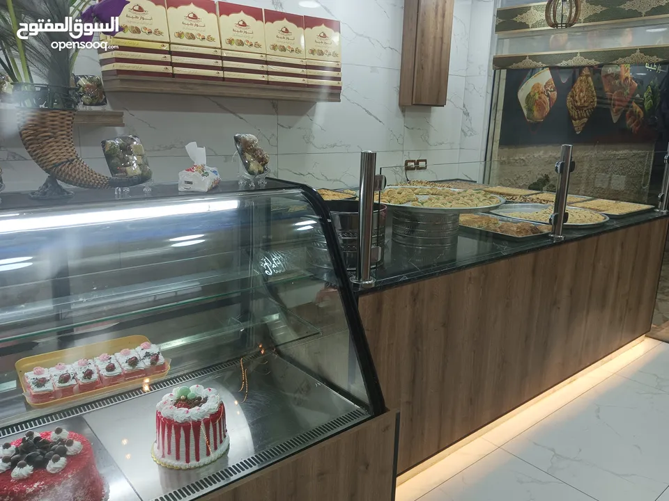 حابب تفتح محل حلويات ؟؟ عدة محل حلويات كاملة مكملة للبيع بسعر مغري في عمان