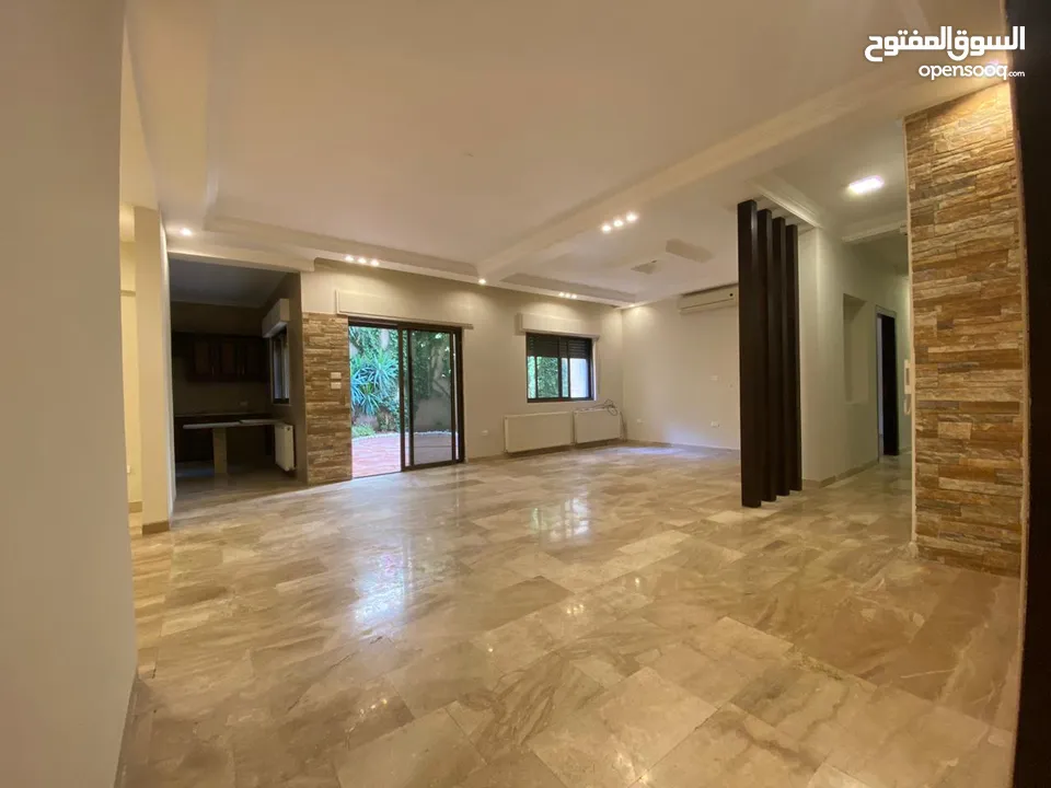 شقة غير مفروشة للايجار في دير غبار ( Property 39256 ) سنوي فقط