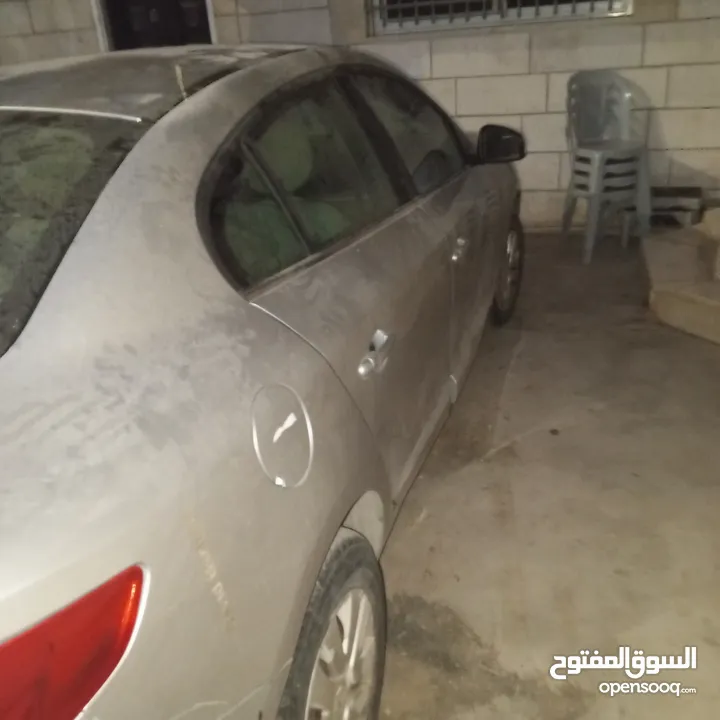 رينو مشطوب للبيع