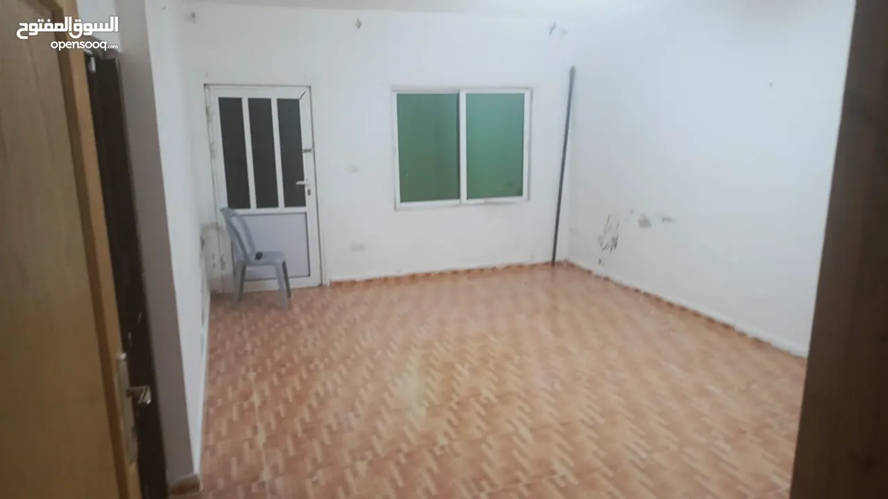 شقة غير مفروشة للايجار
