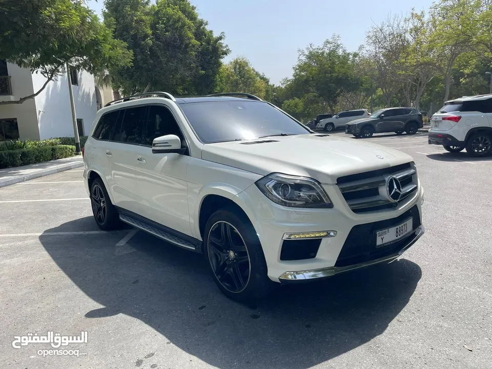 Mercedes GL500 AMG, GCC Spec, Full Option, Full Original Paints, Rear Entertainment