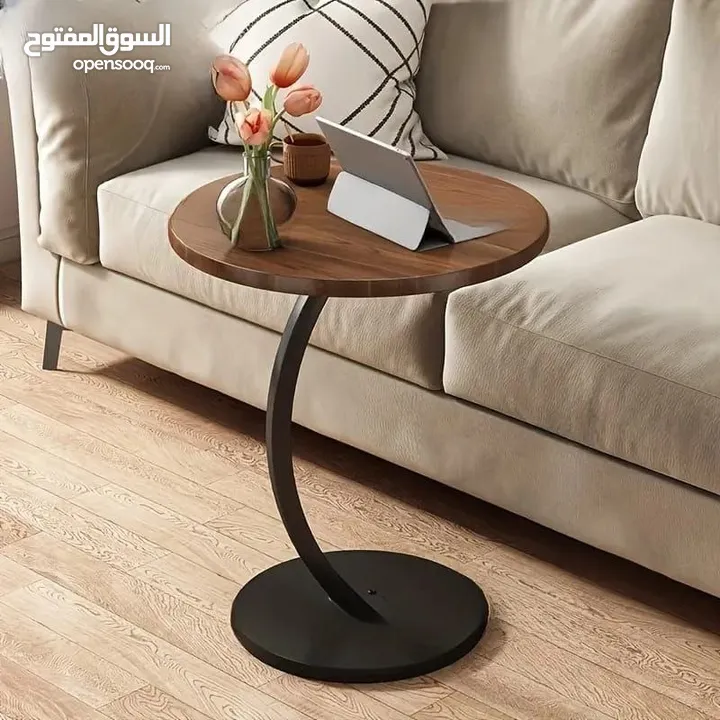 السكملي هي الي رح تغنيكي عن السكملي التقليدية في بيتك طاولة جانبية مستديرة على شكل حرف C