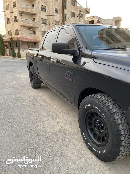 Dodge Ram SLT black edition