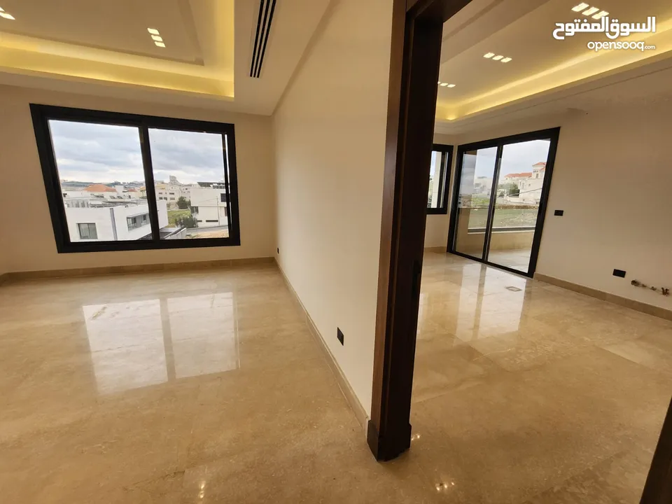 شقة فاخرة للبيع في منطقة الظهير - ref: 14486