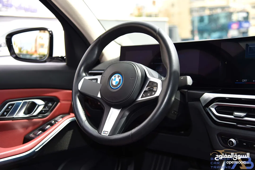 بي ام دبليو الفئة الثالثة i3 eDrive35L كهربائية بالكامل 2023 BMW i3 eDrive35L EV M Power Kit - Mid