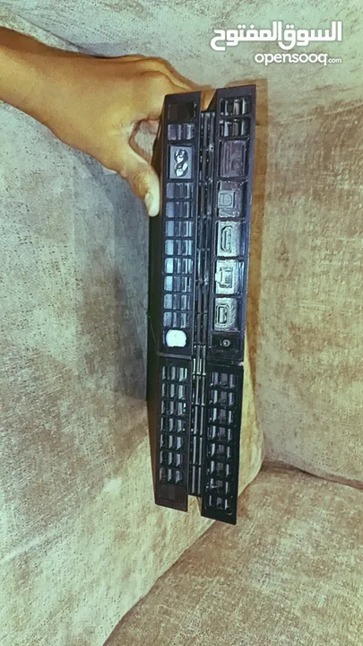 سوني 4 نظيف لون اسود للبيع