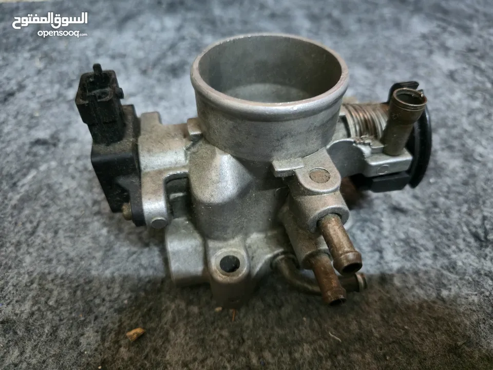 قطع متفرقة لسيارة اكس دي موديل 2001