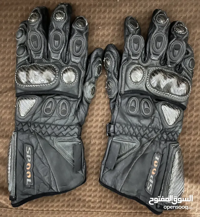 جكيت دراجة نارية عدد 2 الاسود حجم xl صيفي + شتوي الجكيت الاسود و احمر حجم xs صيفي طبعن بحالة نظيفة