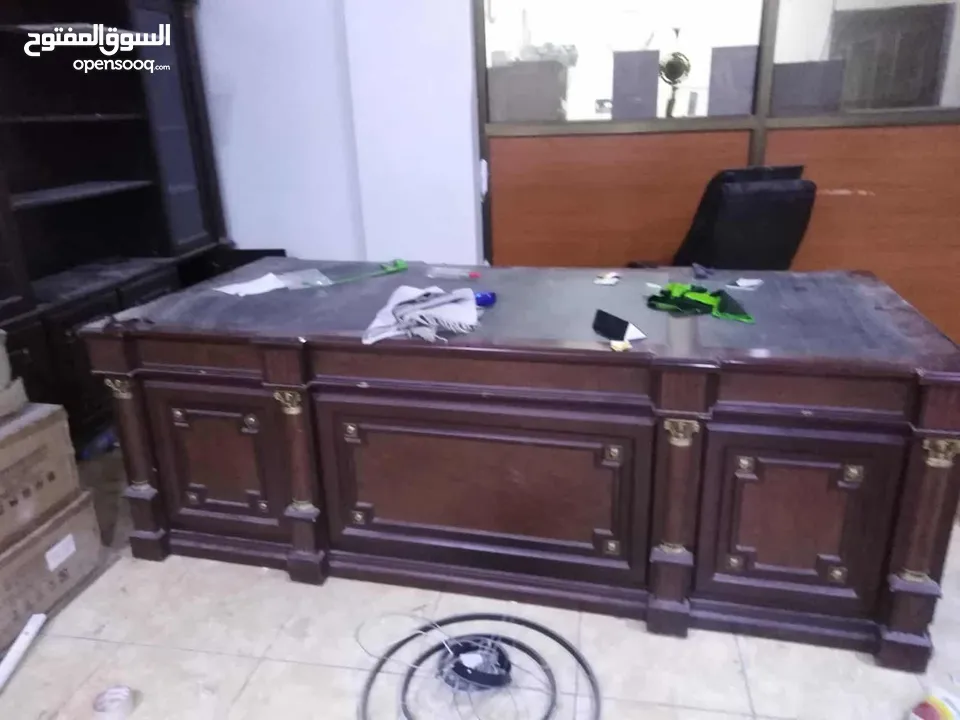 مكتب للبيع