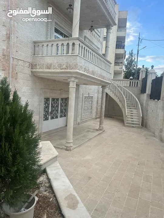 قصر فيلا فخمة جدا للبيع في الجبيهه