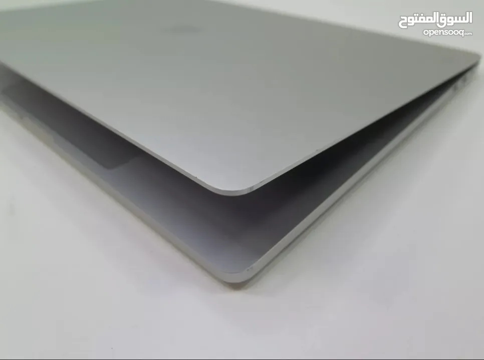 Macbook pro 16 2019 شبة جديد