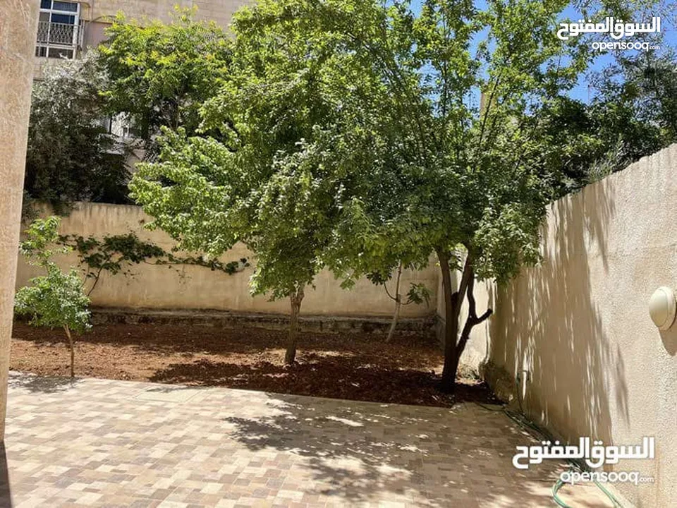 شقة مفروشة , ارضي ..  مع حديقة مميزة /  اعلان رقم (B93)