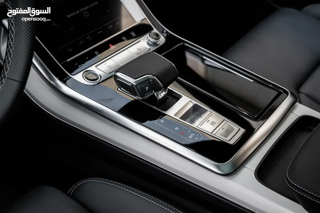 Audi Q8 S-LINE