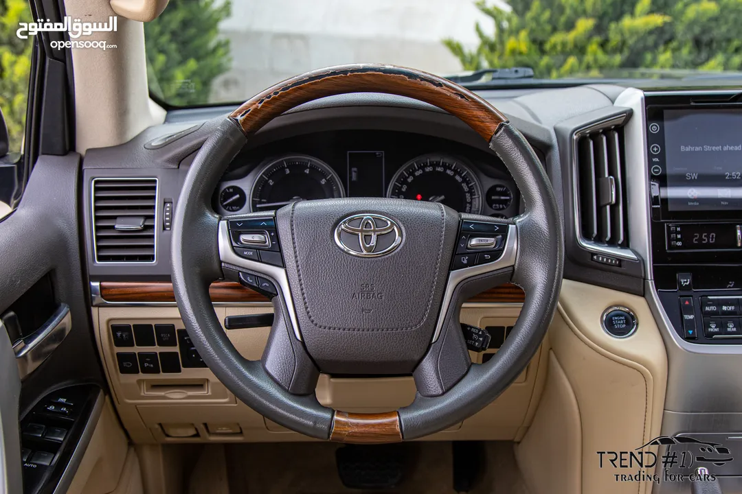 Toyota Land Cruiser VX-E 2016   السيارة وارد و بحالة الوكالة