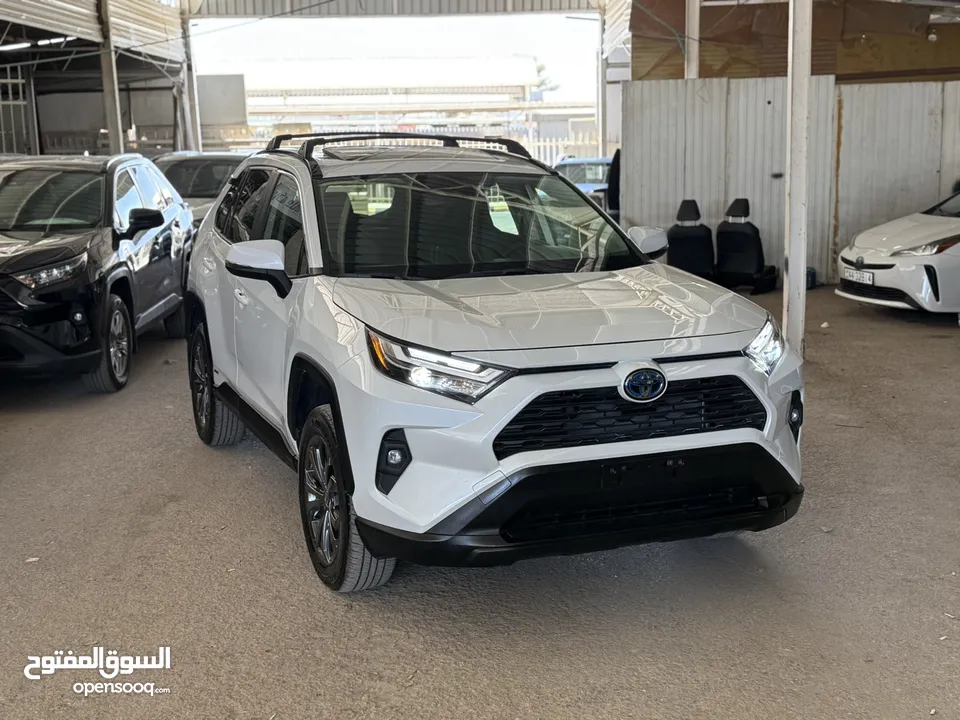 تويوتا راف فور ((2024)) XLE بريميوم، فل كامل، فحص كامل، فورويل، بطارية ليثيوم، حرة، بحالة الوكالة..