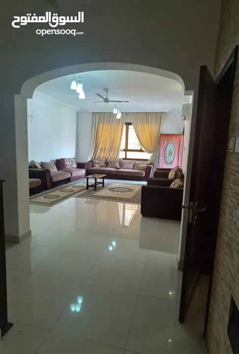 Prime location Villa for rent on Main Road in North Awqad Perfect for Clinic, Office, or Salon