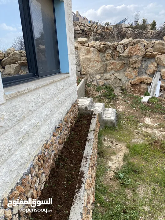 بيت ريفي مع مزرعة