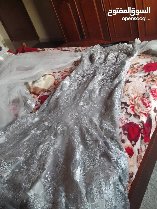 فستان سهرة فضي سكني حريم السلطان