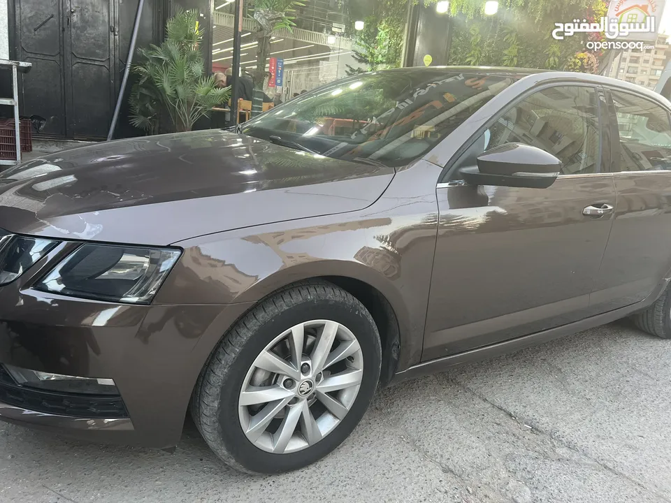 سكودا اوكتافيا مميزة عداد قليل