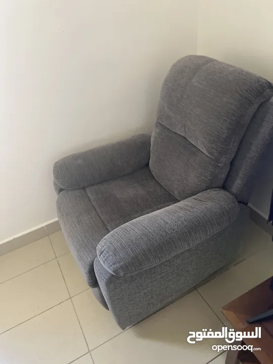 Single seater lazy boy couch recliner