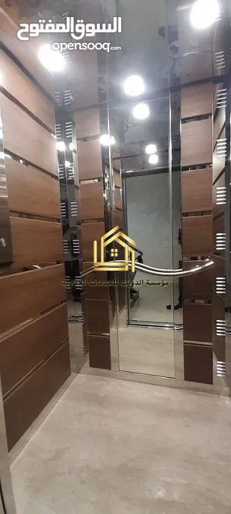 شقة فاخرة - ضاحية النخيل - 4نوم - 225م - ارضية - ترس بإطلالــــه مميزه - قرب الخدمات