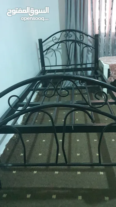 تخت حديد بحاله جيدا جدا استعمال بسيط