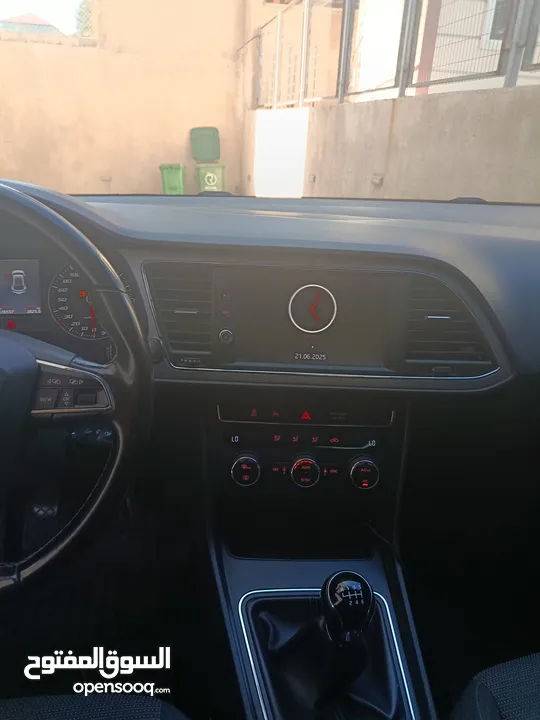 سيت ليون جير عادي 2019ترخيص  20190فل كامل ما عدا فتحه فحص  ممتاز حساس امامي وخلفي انذار حوادث اصطدام