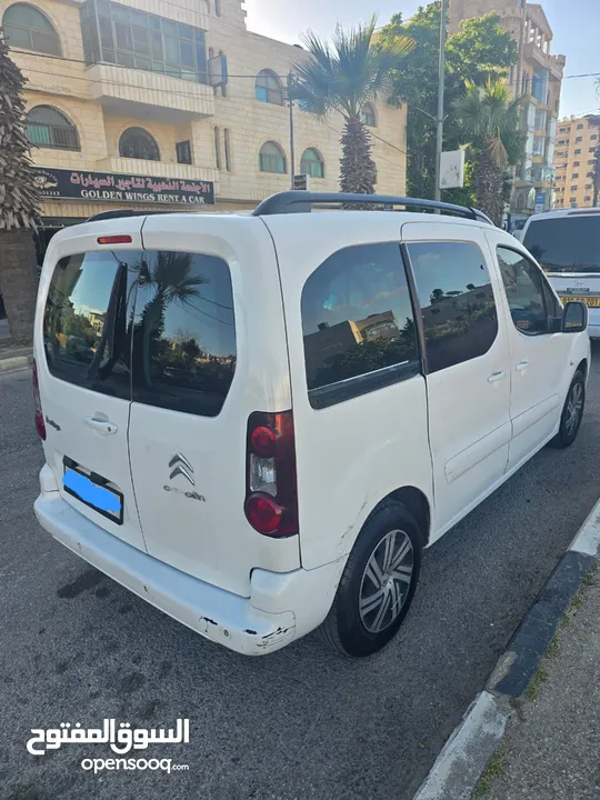 citroen berlingo سيارة مرتبة و نظيفة