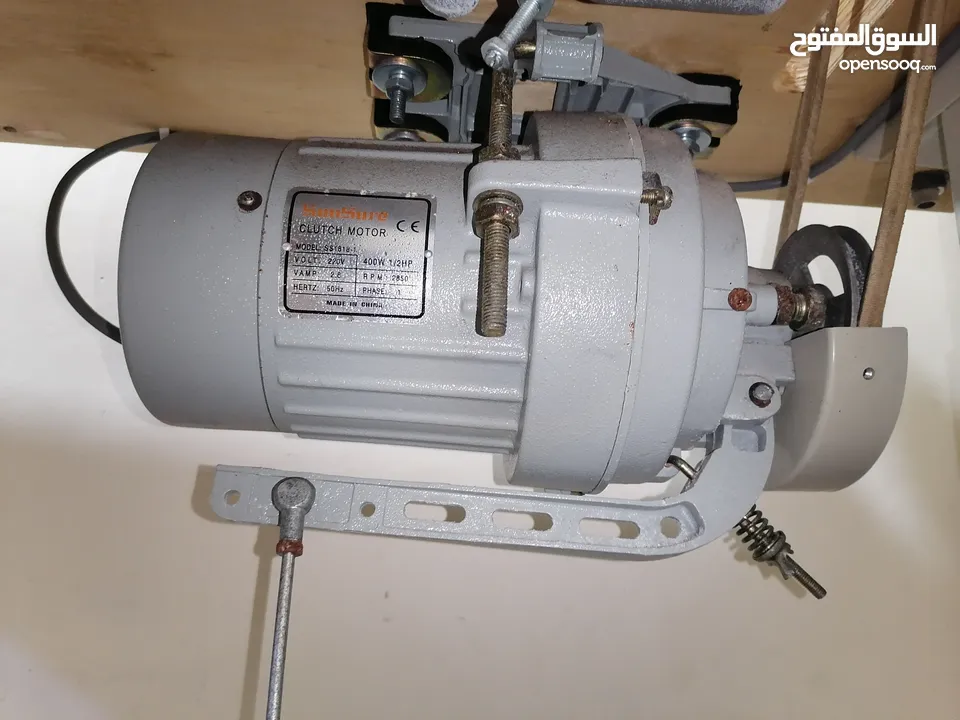 للبيع ماكينة خياطة صناعية SunSure SS-8900 بحالة الوكاله ممتازة لا تحتاج لاي صيانه