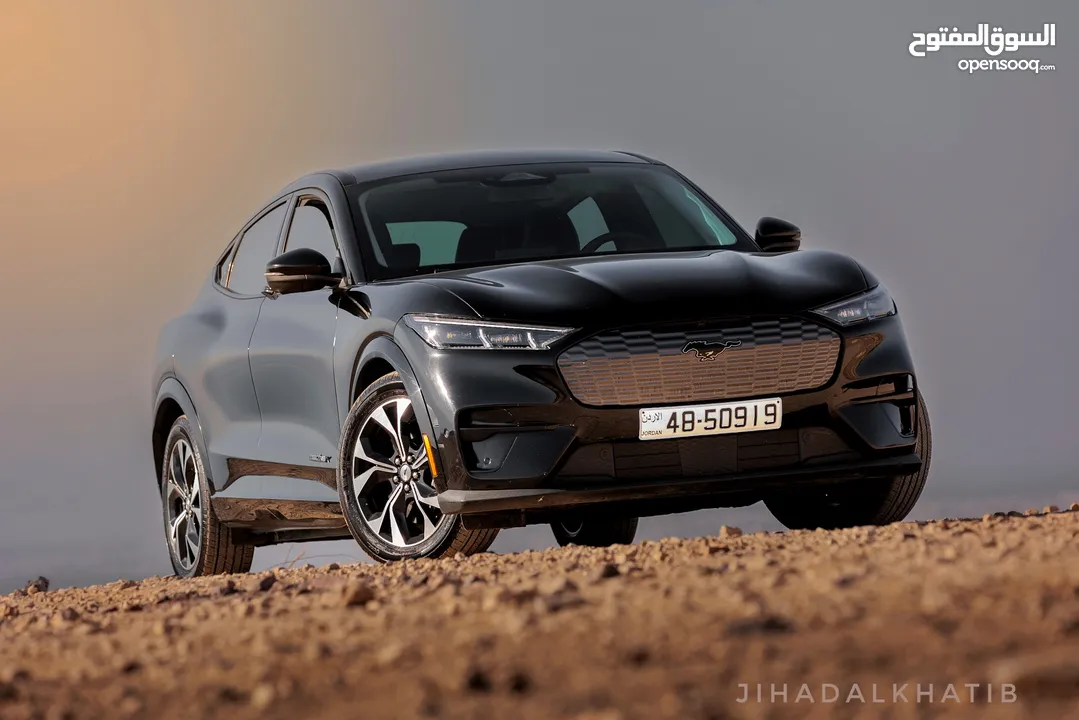 FORD MUSTANG MACH-E 4X PREMIUM 4X4  فورد موستنج الكهربائية بالكامل وارد امريكي مميزه جدا