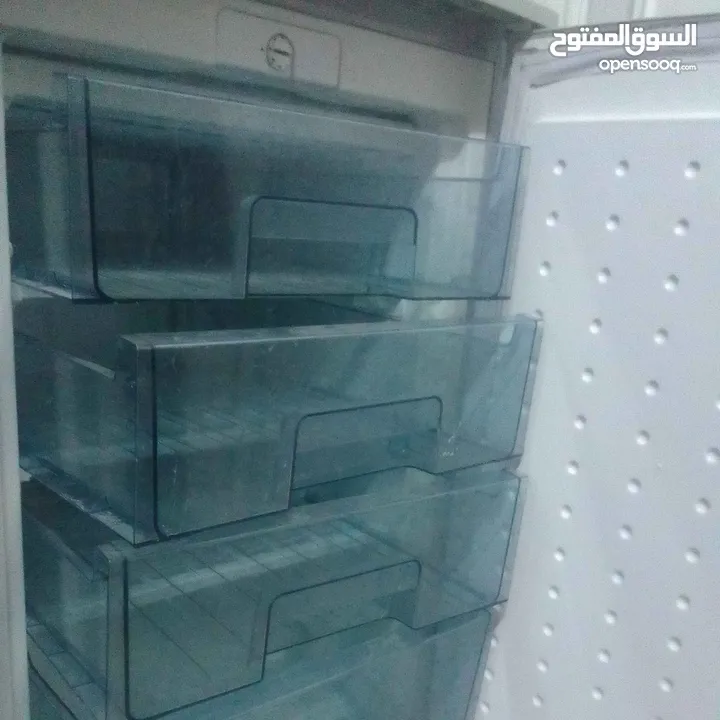 فريزر مكتبة كبيرة اربع جوارير لون سلڤر