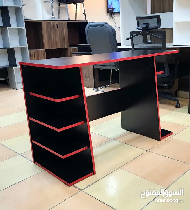 مكتب الجيمنج تناسب الجميع اطلبها الآن  من لامينيت للأثاث المكتبي توصيل وتركيب مجاني داخل عمان