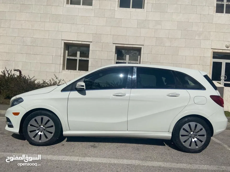 B250e 2015 - Fully Loaded with AutoPark