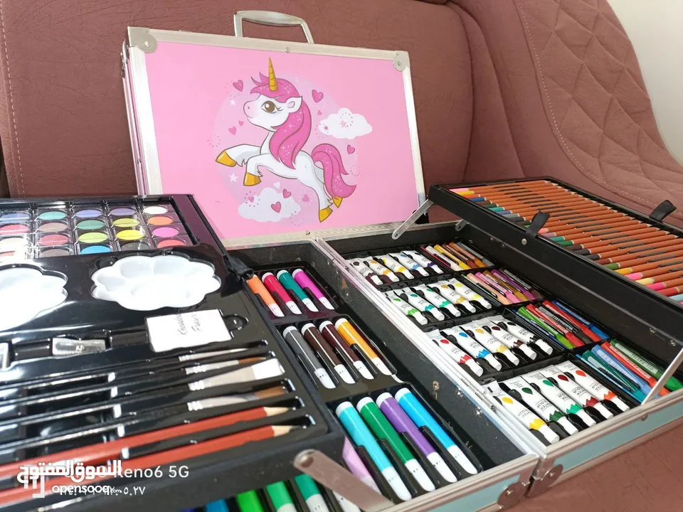 طقم الوان رسم للاطفال كافه انواع الالوان المائيه والشمعيه والخشبيه  والماجيك وادوات الرسم 145 قطعه