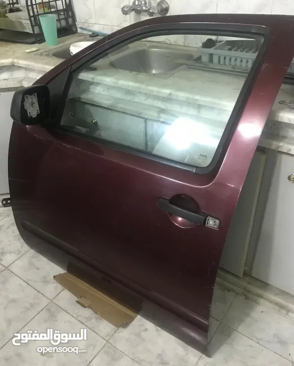4 أبواب نيسان نيفارا أوروبي مستعمل بحال الوكالة
