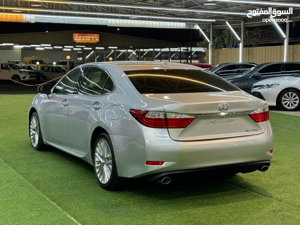 Lexus ES 350 Modib 2013, American specifications, in excellent condition