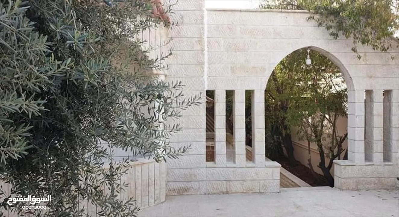 فيلا مستقلة مميزة للبيع في طبربور