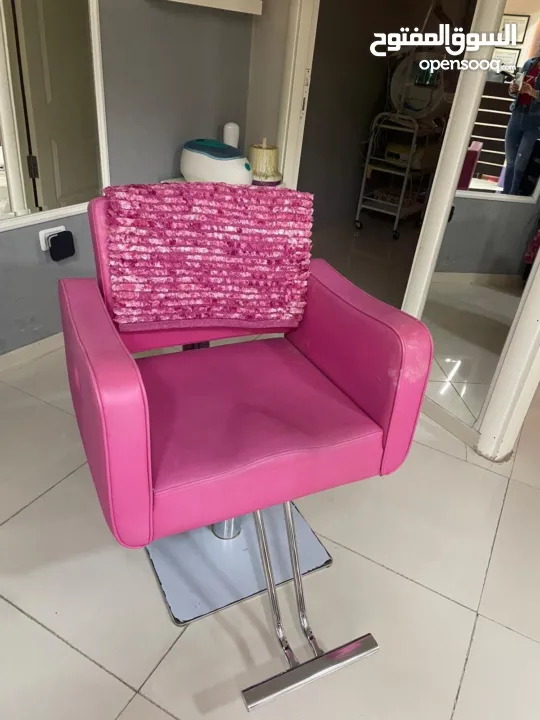 بيع اجهزة مركز عناية بشرة بسبب السفر