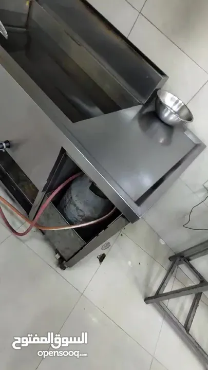 عدة مطعم للبيع مستعملة بحالة ممتازة جدا  البيع بداعي السفر..................................