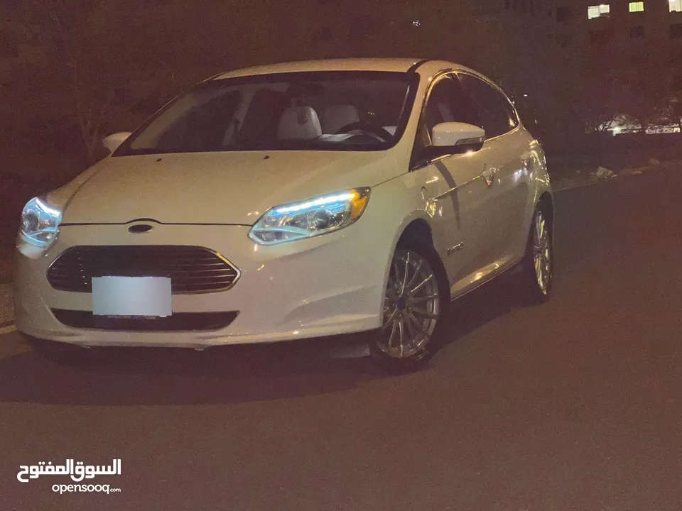 فورد فوكس كهرباء 2015 نظيفة جداً للبيع بسعر ممتاز