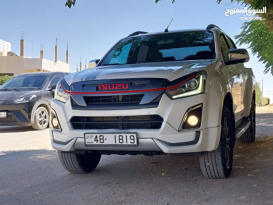 بكب ايسوزو دي ماكس Gt اصلي مديل 2020  فحص كامل لون ابيض لؤلؤي بسعر مغري قابل للبدل