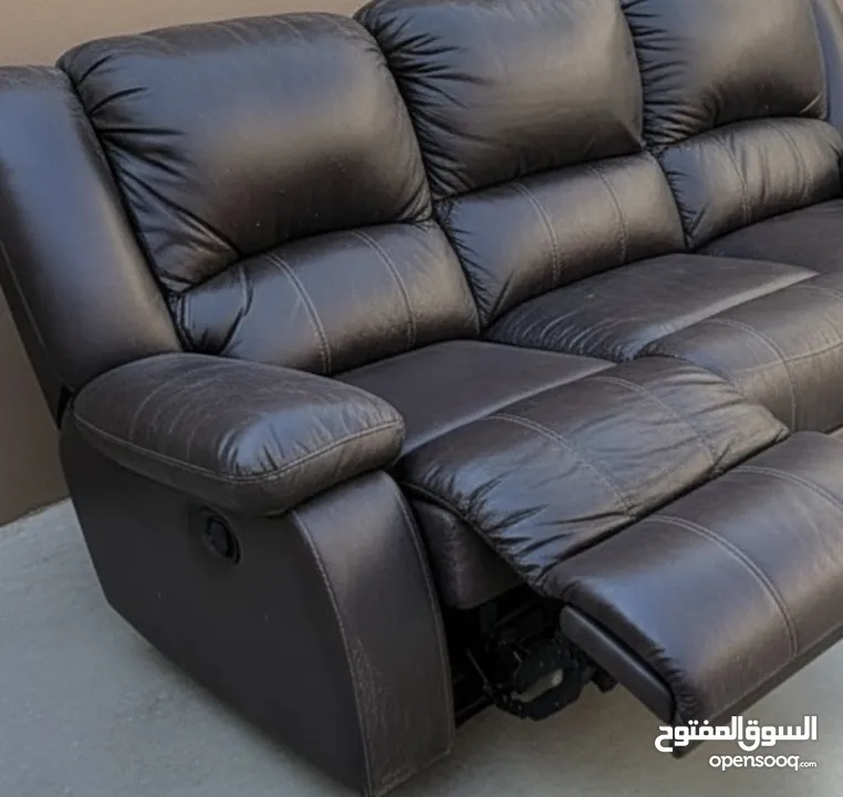 طقم كنب جلد ريكلاينر امريكي يفتح من الطرفين