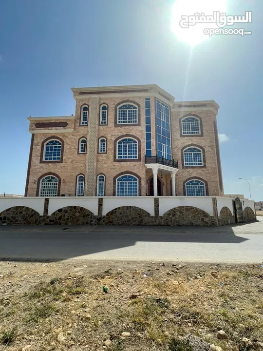 بيت للبيع بناء شخصي على أرضين ركنيات (جزيره) فالسعاده الشمالية بالقرب من جامع محي الدين