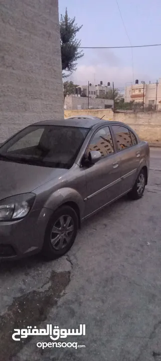 للبيع كيا ريو توماتيك بنزين