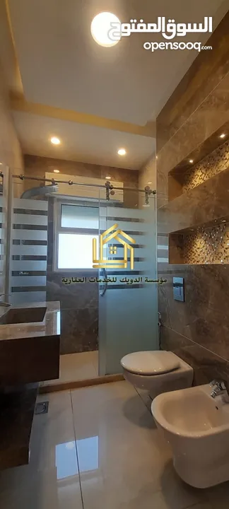 شقة فاخرة - ضاحية النخيل - 4نوم - 225م - ارضية - ترس بإطلالــــه مميزه - قرب الخدمات