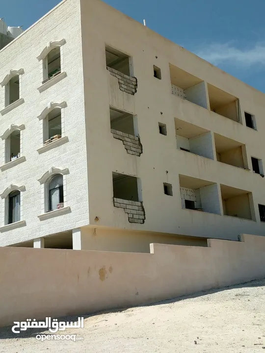 المهندس ايمن صافي  تنفيذ كافة أعمال  مقاولات الابنية والتشطيب الداخلي و التمديدات الكهربائية