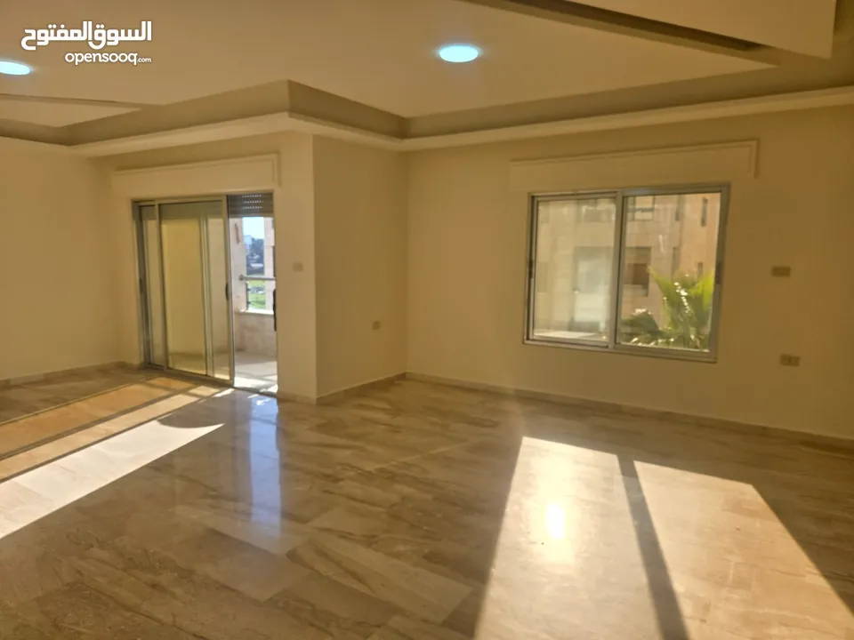 شقة للإيجار دير غبار